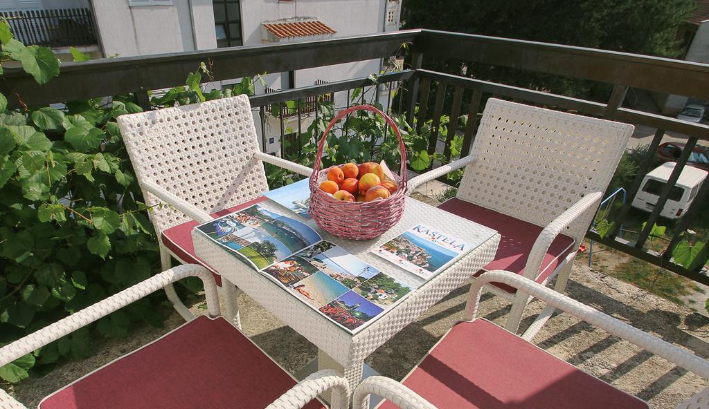 Apartments&Room Babic Kaštela Kültér fotó